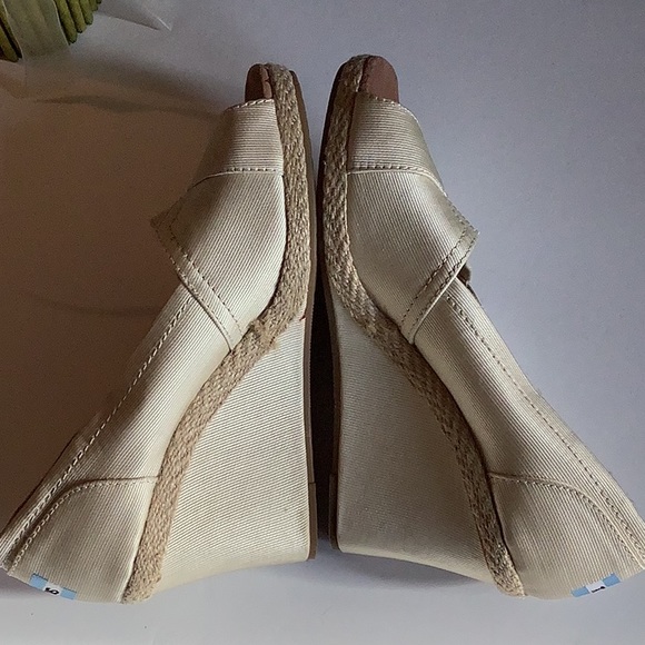 TOM’S Women’s Wedding Wedges Satin/Cream Peep Toe - Picture 5 of 9